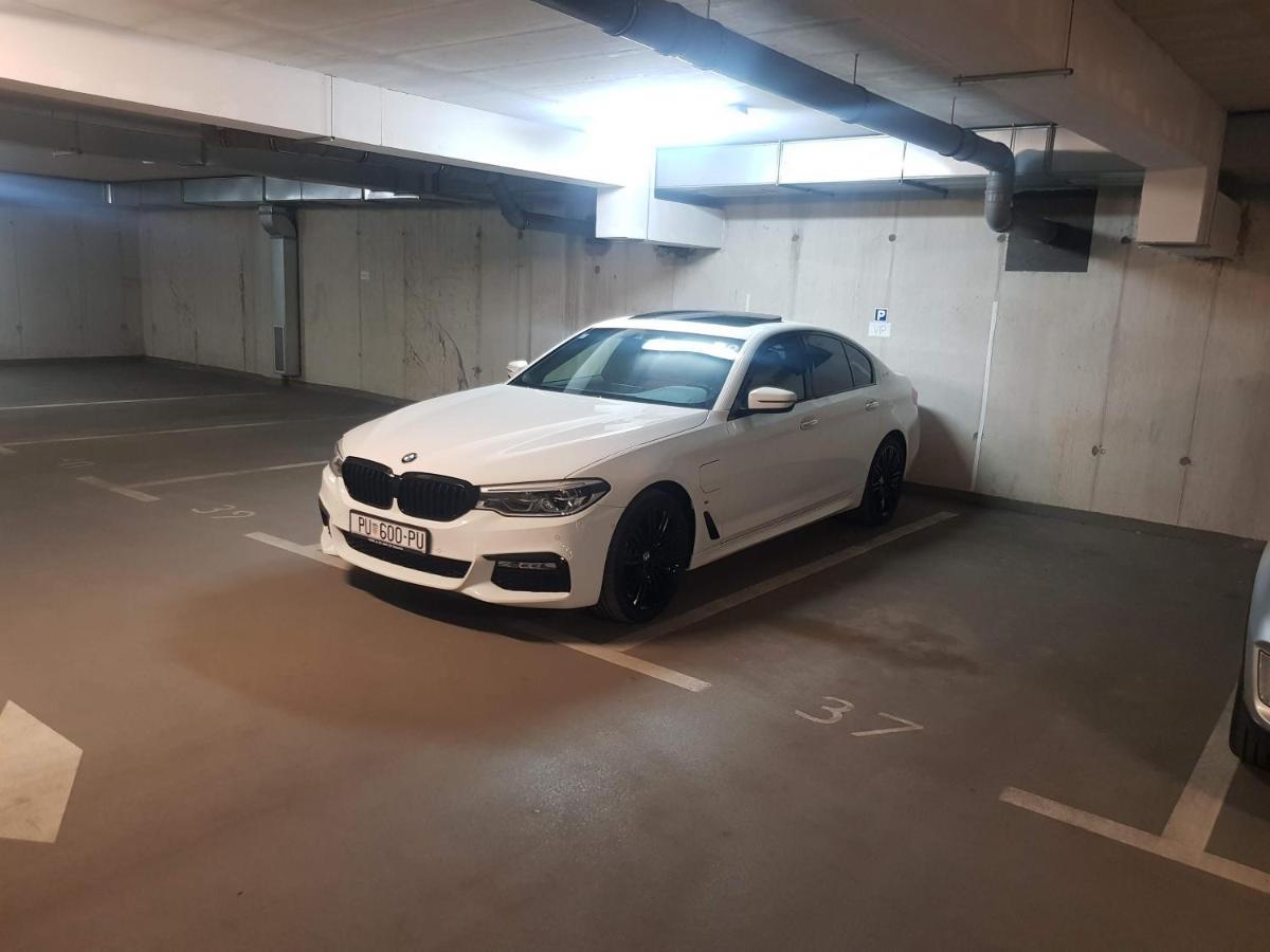 Apartman Vip, With Free Garage Parking Пула Екстер'єр фото