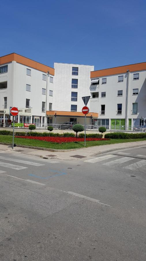 Apartman Vip, With Free Garage Parking Пула Екстер'єр фото
