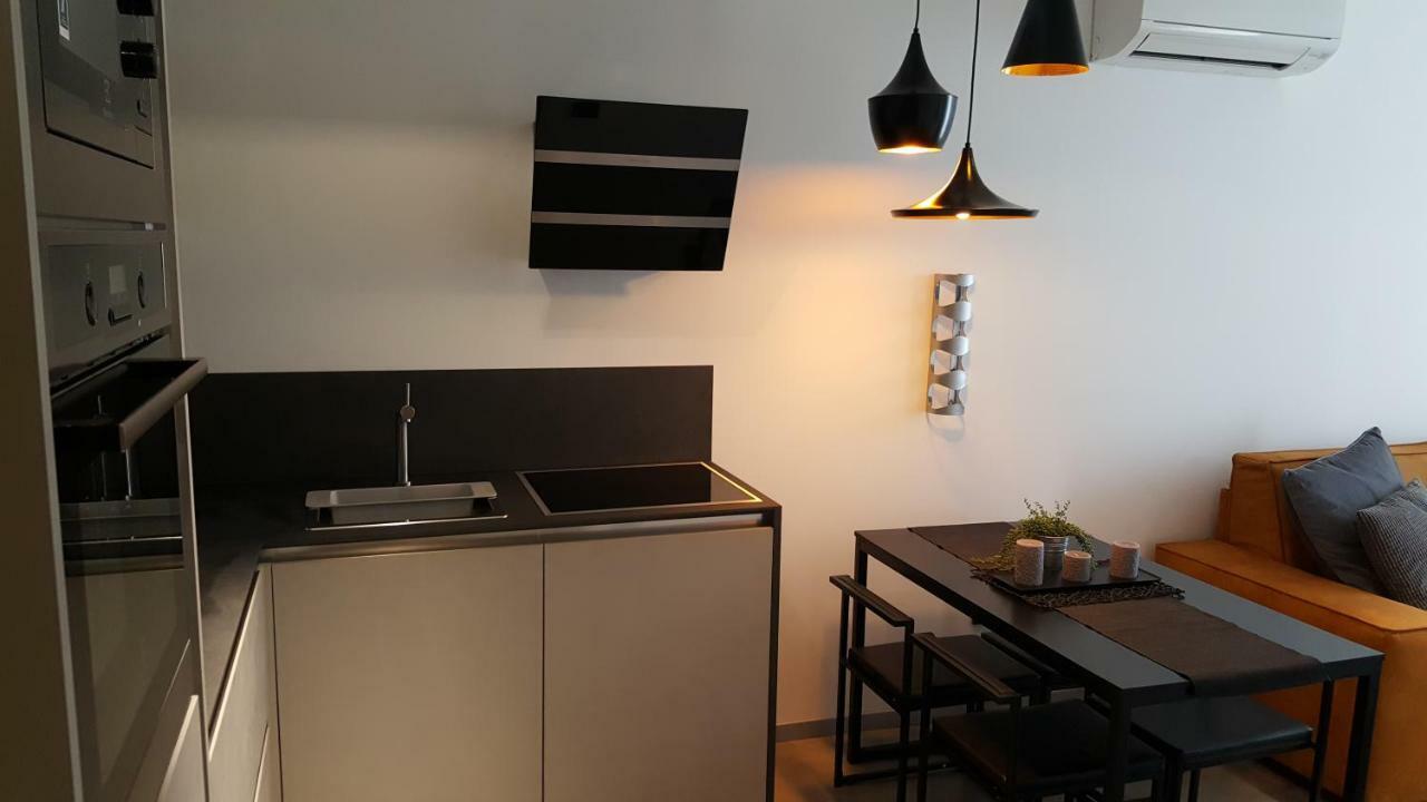 Apartman Vip, With Free Garage Parking Пула Екстер'єр фото
