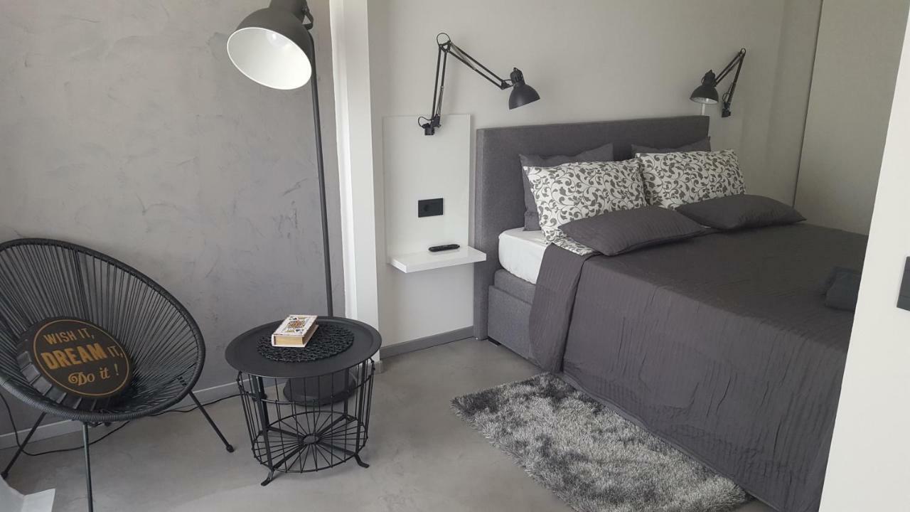 Apartman Vip, With Free Garage Parking Пула Екстер'єр фото