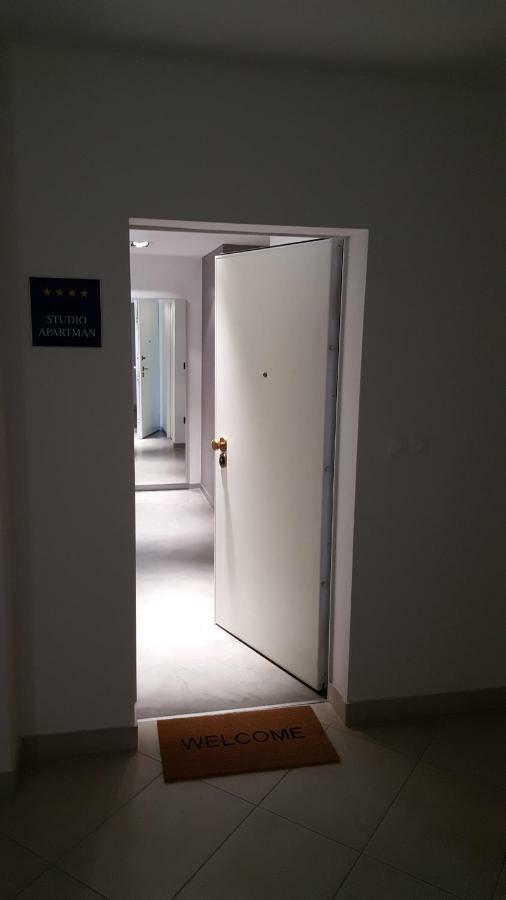 Apartman Vip, With Free Garage Parking Пула Екстер'єр фото