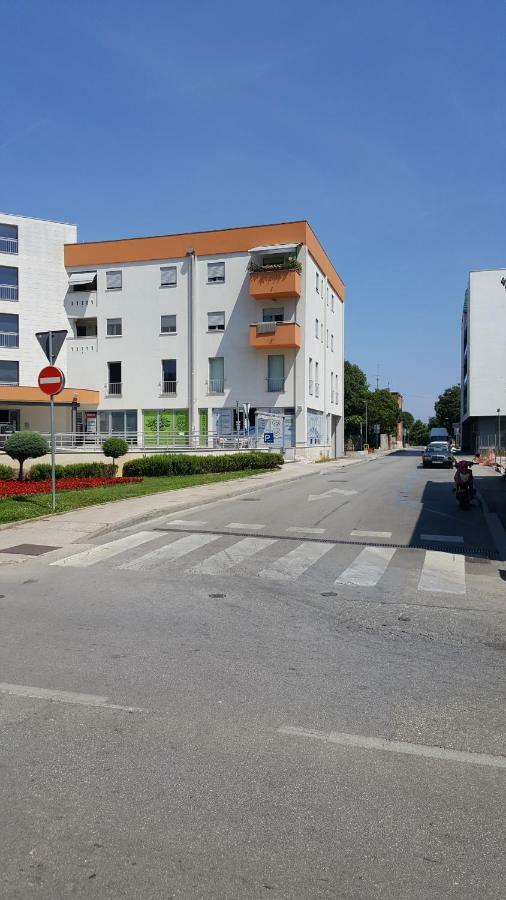 Apartman Vip, With Free Garage Parking Пула Екстер'єр фото