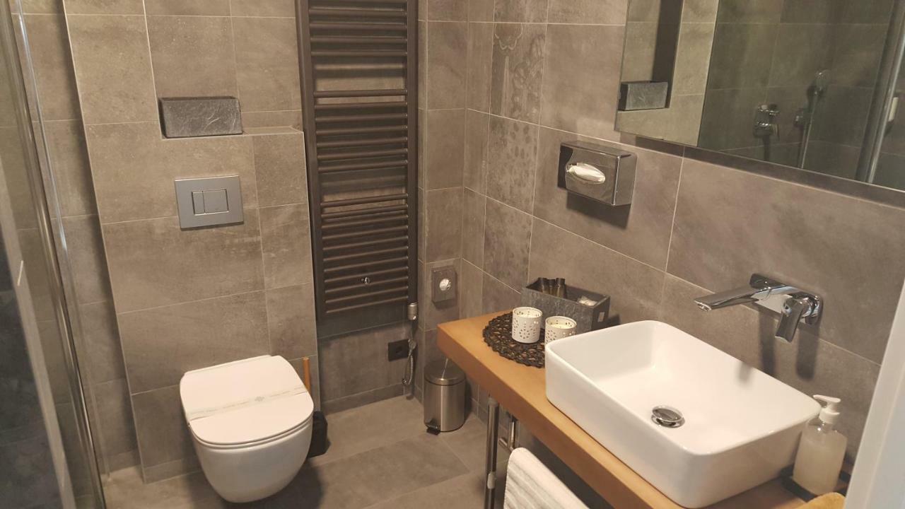 Apartman Vip, With Free Garage Parking Пула Екстер'єр фото