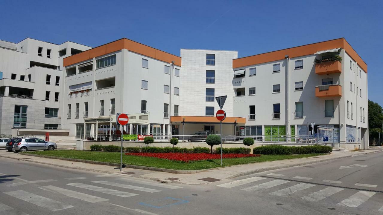Apartman Vip, With Free Garage Parking Пула Екстер'єр фото