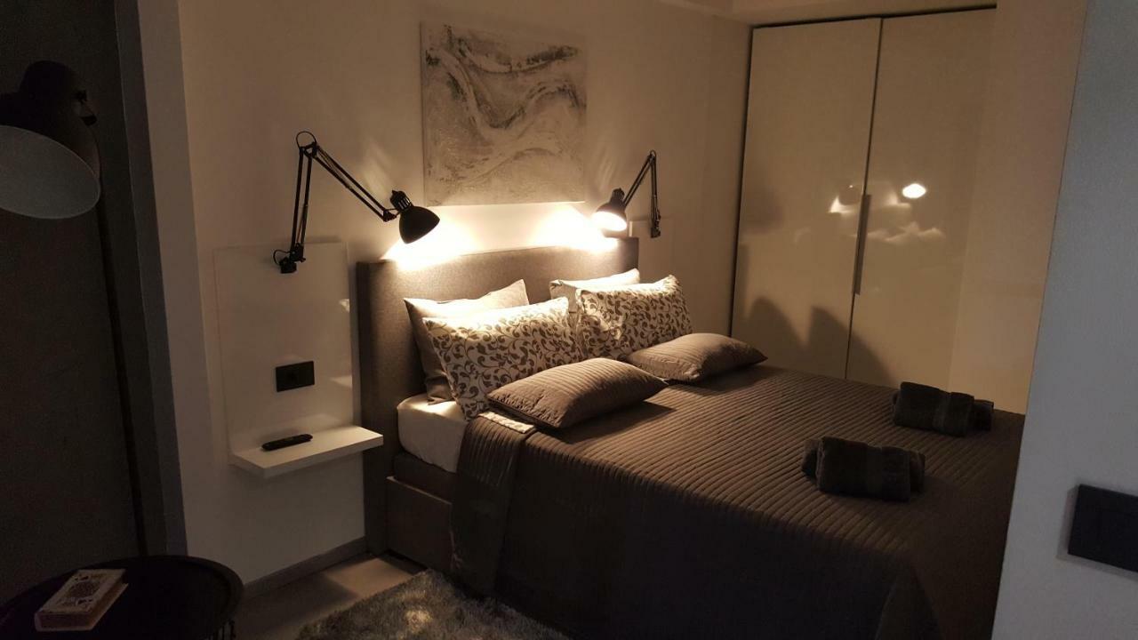 Apartman Vip, With Free Garage Parking Пула Екстер'єр фото