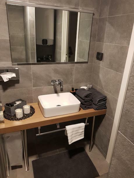 Apartman Vip, With Free Garage Parking Пула Екстер'єр фото