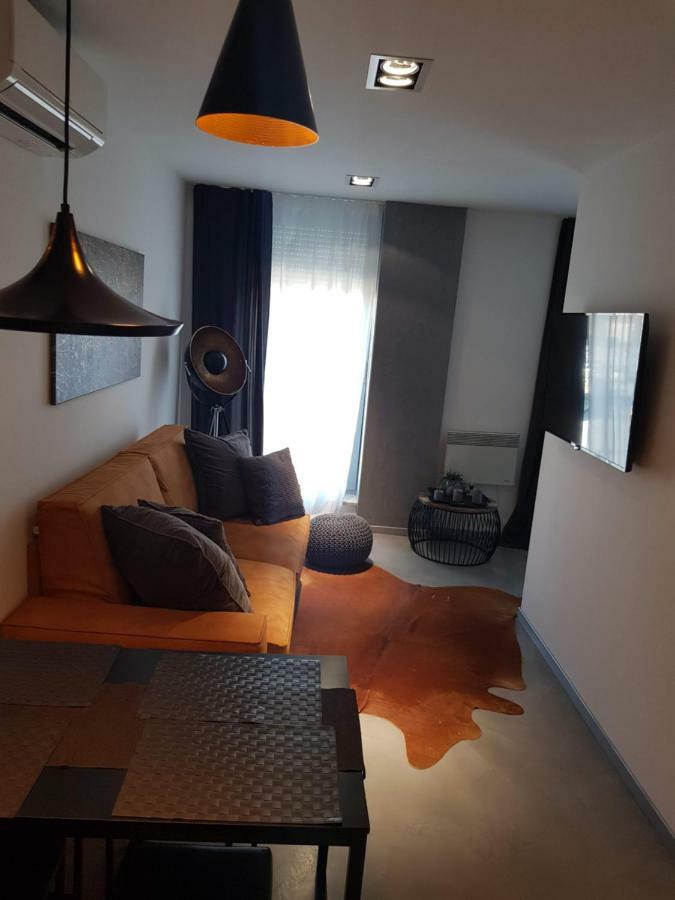 Apartman Vip, With Free Garage Parking Пула Екстер'єр фото