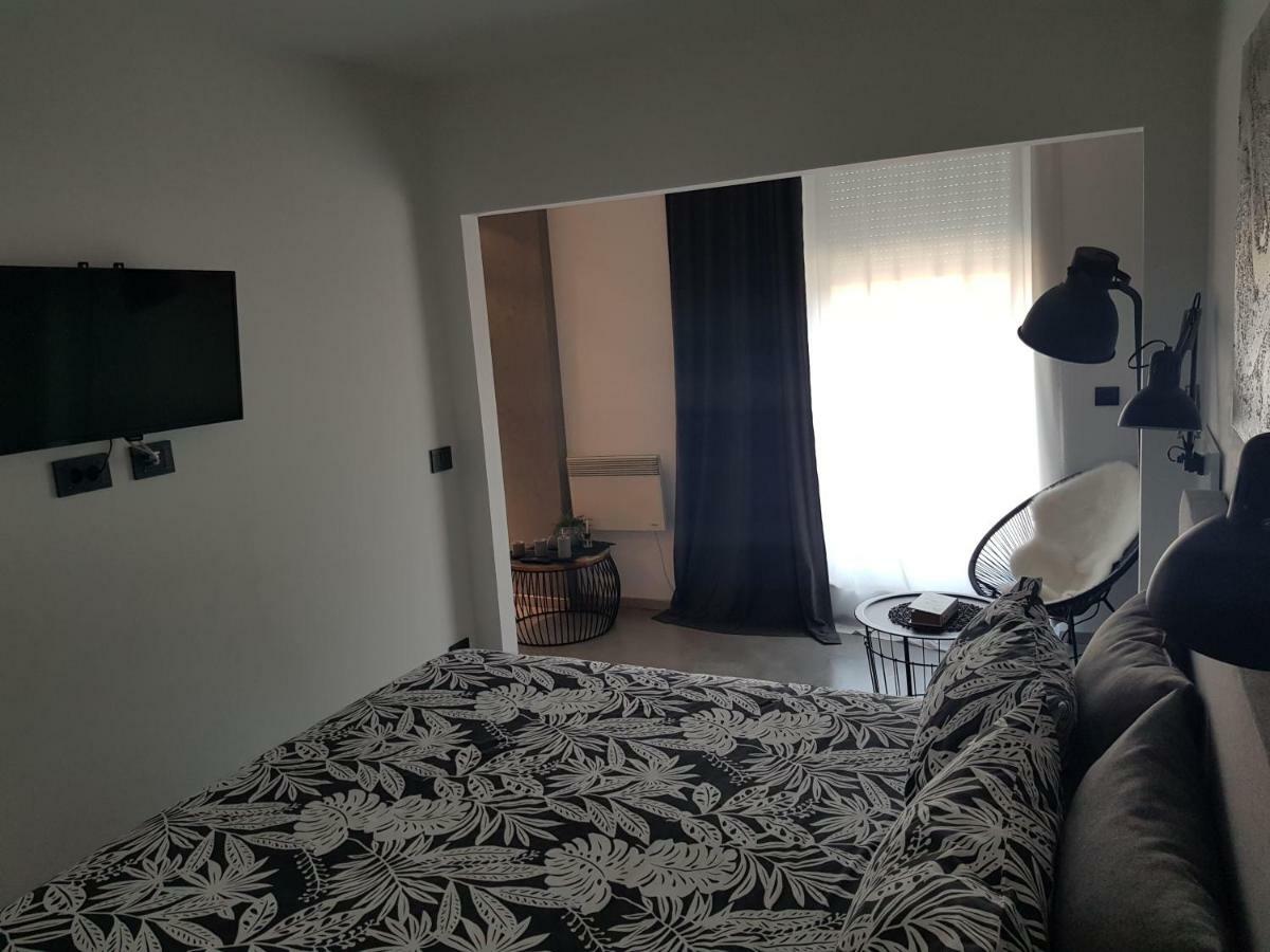 Apartman Vip, With Free Garage Parking Пула Екстер'єр фото